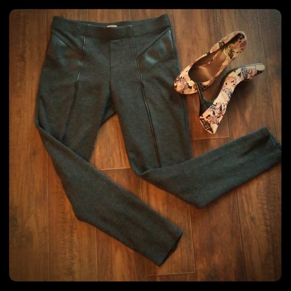 Gray Xhilaration Leggings with black detailing